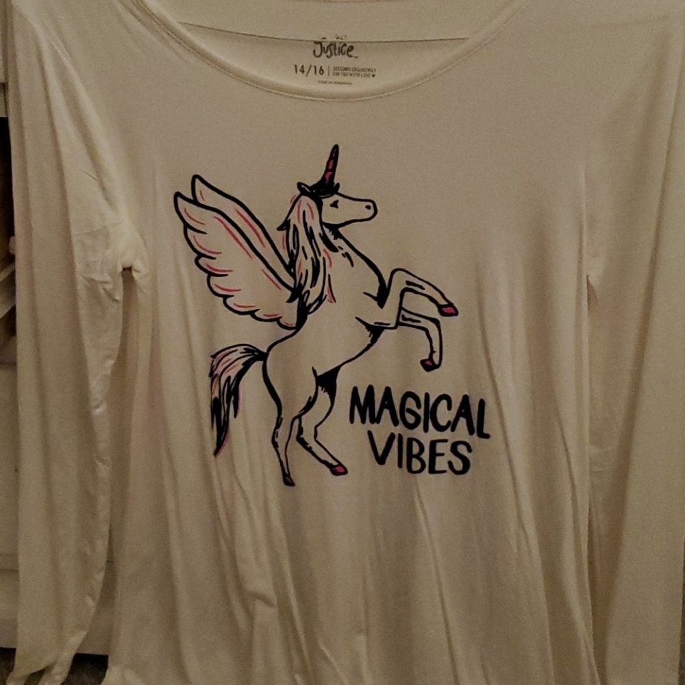 White magical vibes shirt🦄